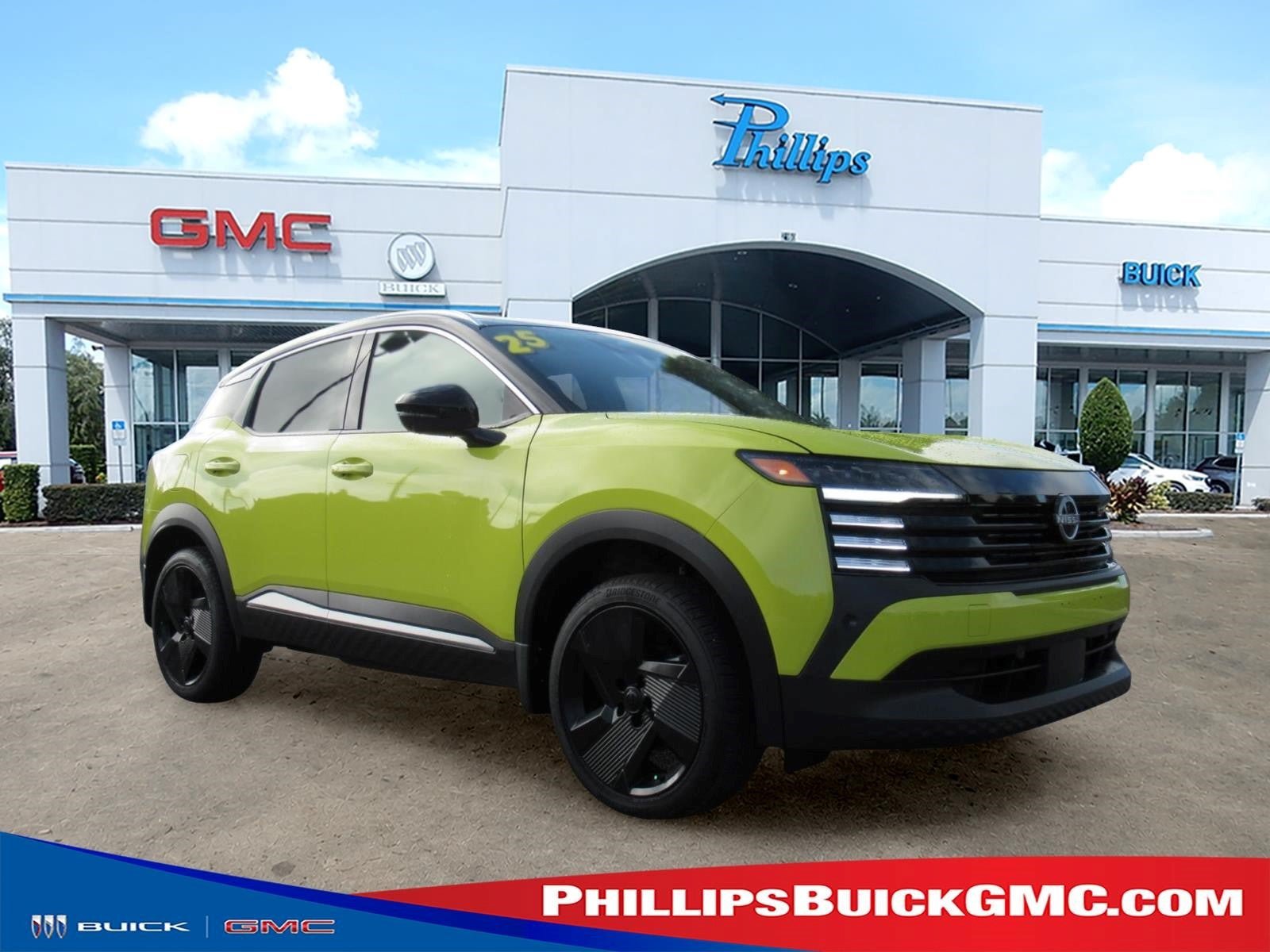 Used 2025 Nissan Kicks SR FWD image 1