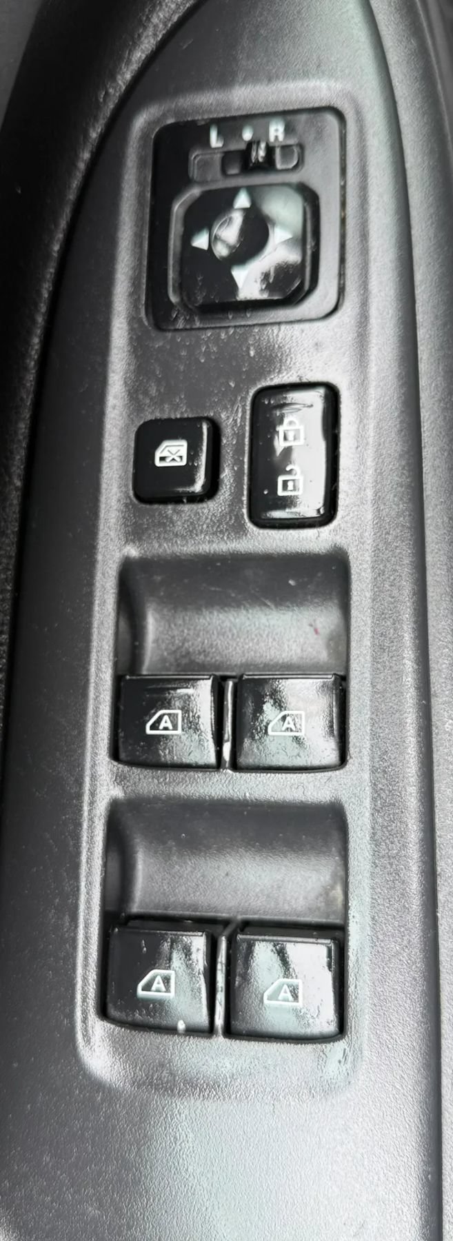 Used 2020 Mitsubishi Outlander ES AWD/4WD image 23