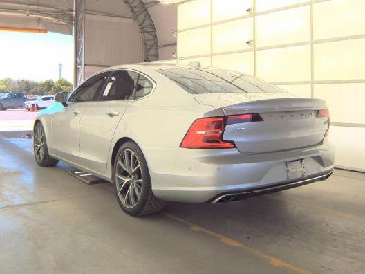 Used 2017 Volvo S90 T6 Momentum w/ Vision Package image 2