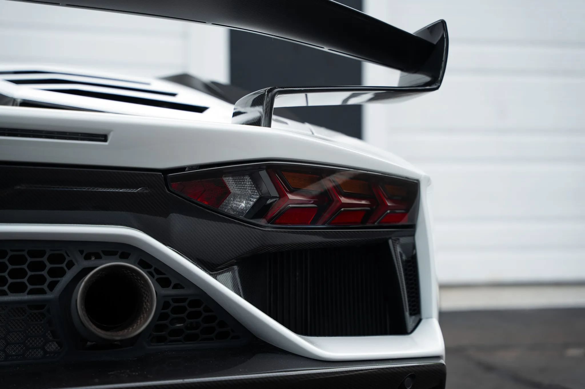 Used 2019 Lamborghini Aventador SVJ AWD/4WD image 28