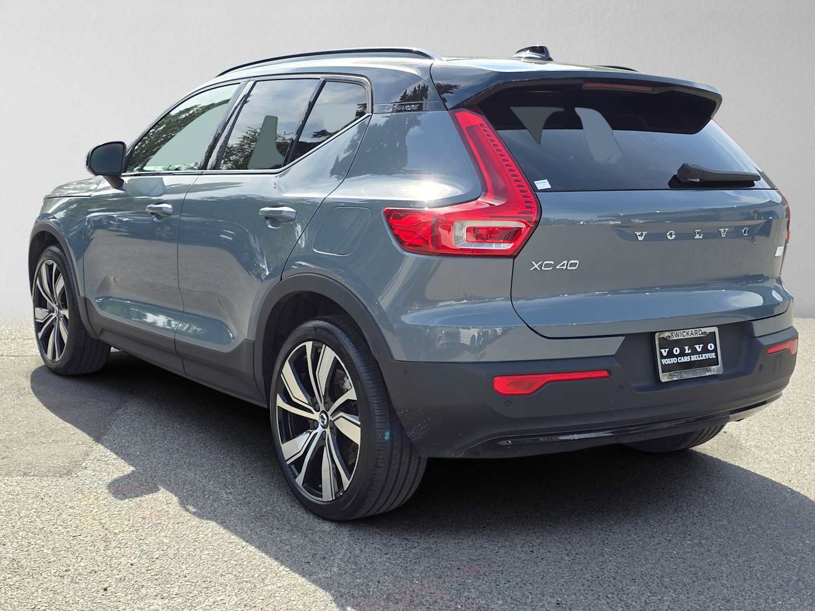 Used 2022 Volvo XC40 P8 Recharge Ultimate AWD/4WD image 5