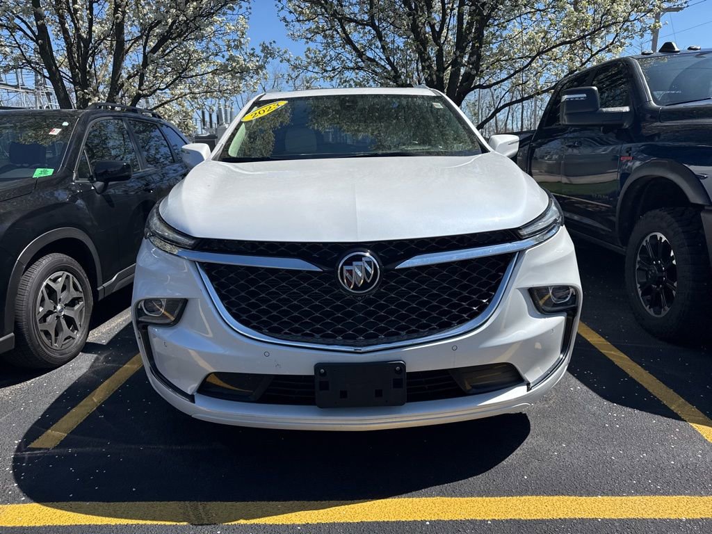 Used 2023 Buick Enclave Avenir image 4