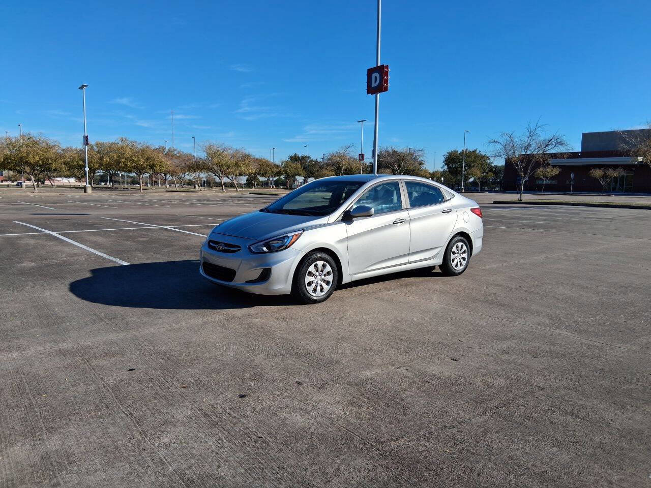 Used 2017 Hyundai Accent SE image 2