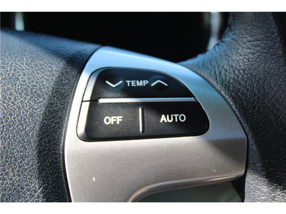 Used 2013 Toyota Highlander Limited image 22