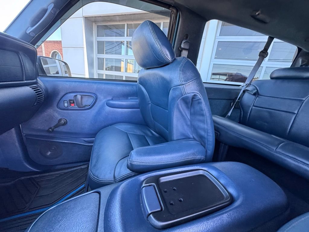 Used 1999 Chevrolet Tahoe 2WD 2-Door w/ Convenience Group image 12