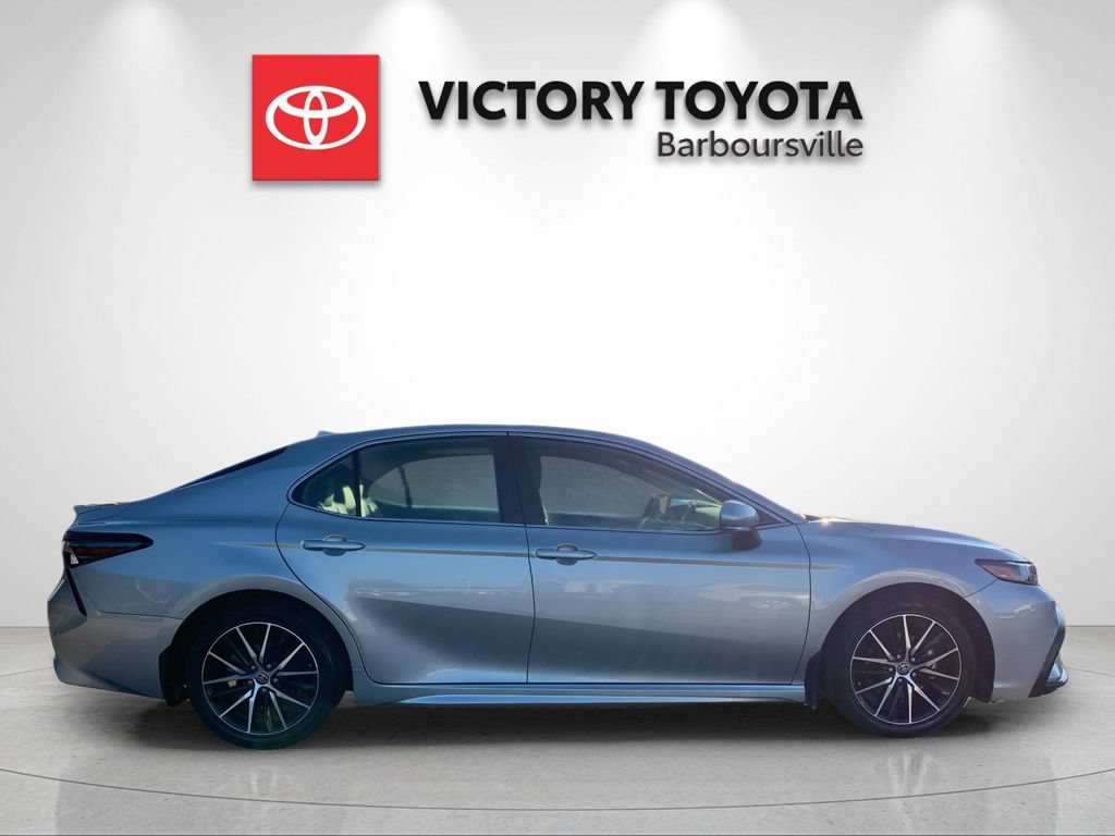 Used 2023 Toyota Camry SE w/ Cold Weather Package FWD image 6