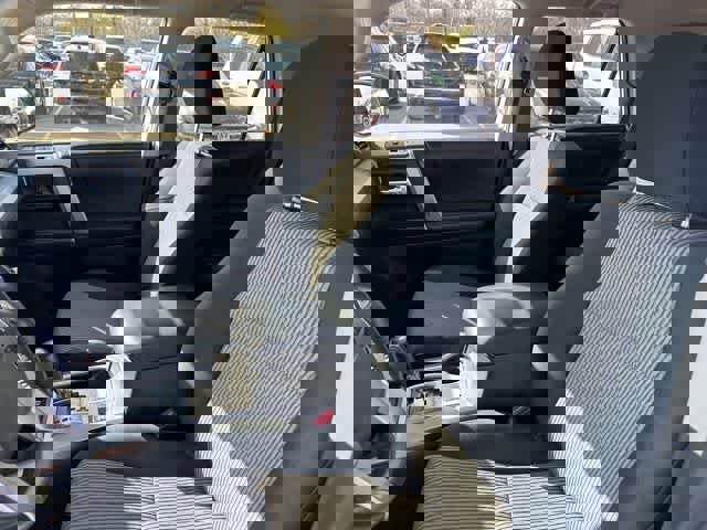 Used 2016 Toyota 4Runner SR5 image 3