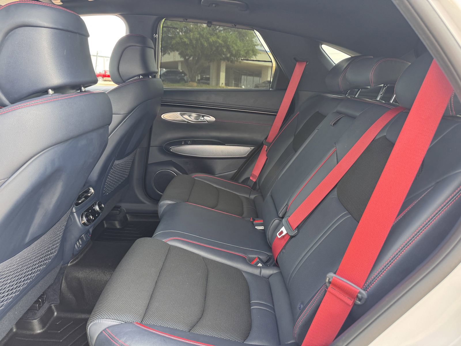 Used 2023 Genesis GV70 2.5T w/ Sport Prestige Package image 31