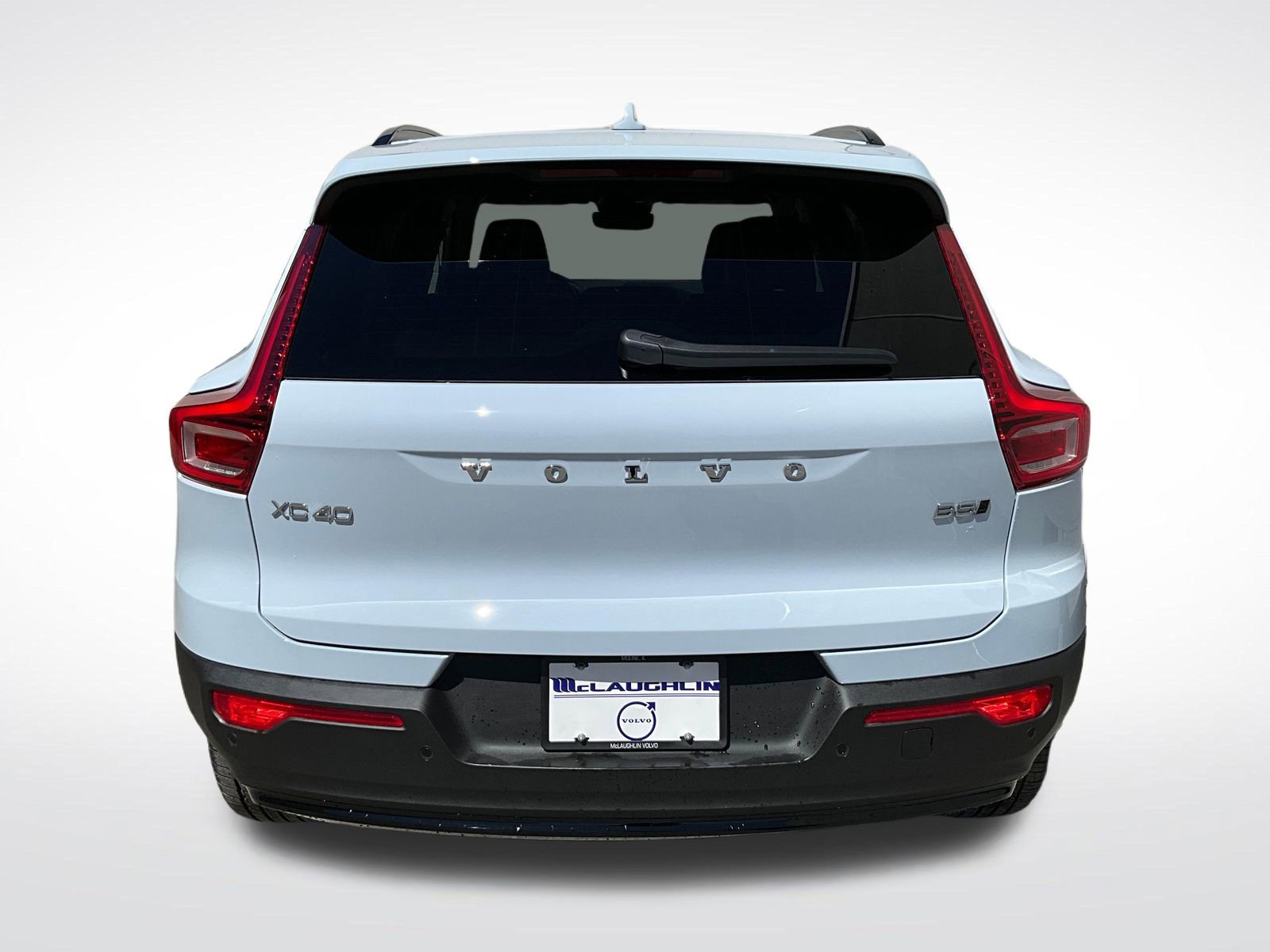 New 2026 Volvo XC40 B5 Plus w/ Climate Package AWD/4WD image 4