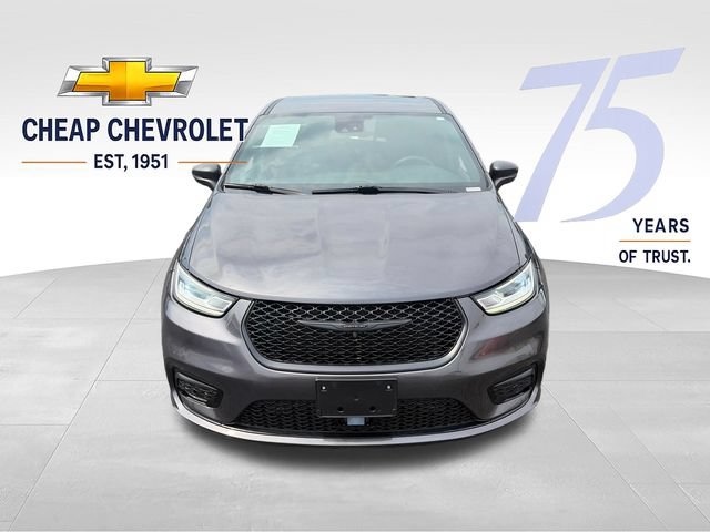 Used 2022 Chrysler Pacifica Touring-L w/ Uconnect Theater Family Group FWD image 8