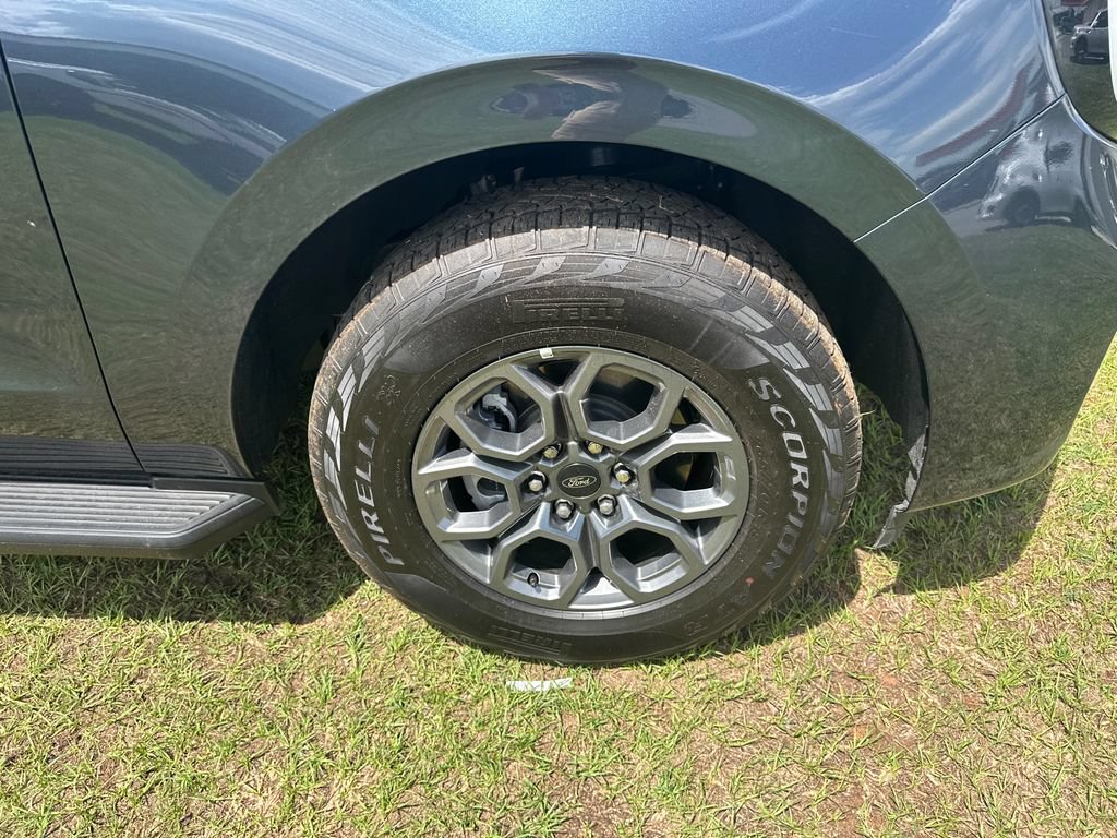 Certified 2025 Ford Expedition Active AWD/4WD image 12