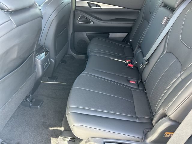 New 2027 INFINITI QX60 Luxe FWD image 18