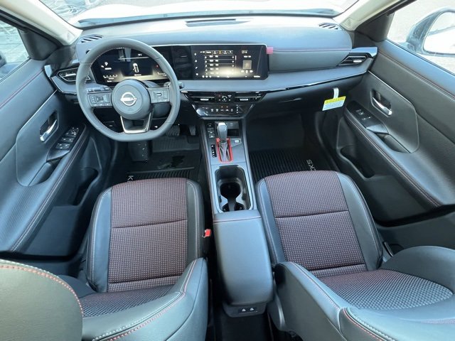 New 2026 Nissan Kicks SR image 2