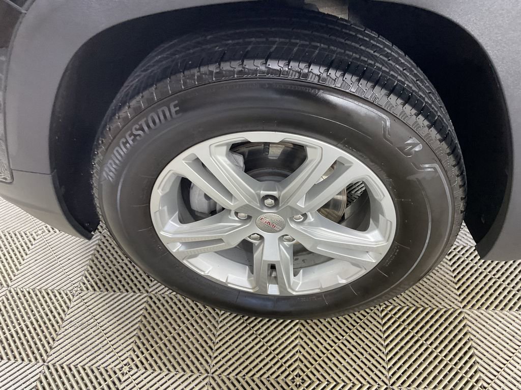 Used 2024 GMC Terrain SLE image 5