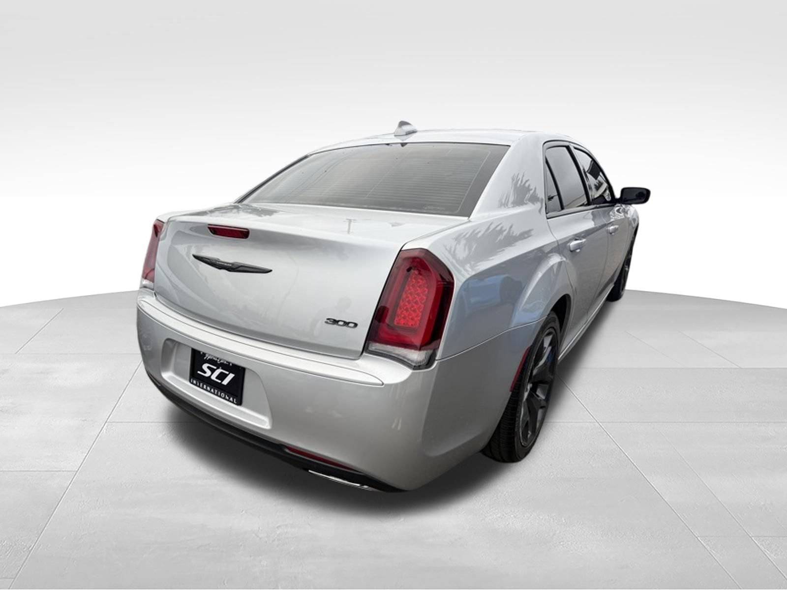 Used 2020 Chrysler 300 Touring L w/ Quick Order Package 2EF RWD image 3