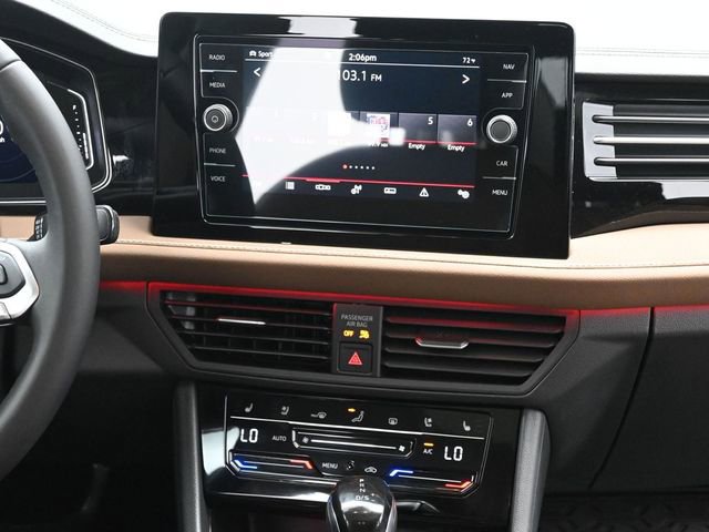 Used 2025 Volkswagen Jetta SEL FWD image 29