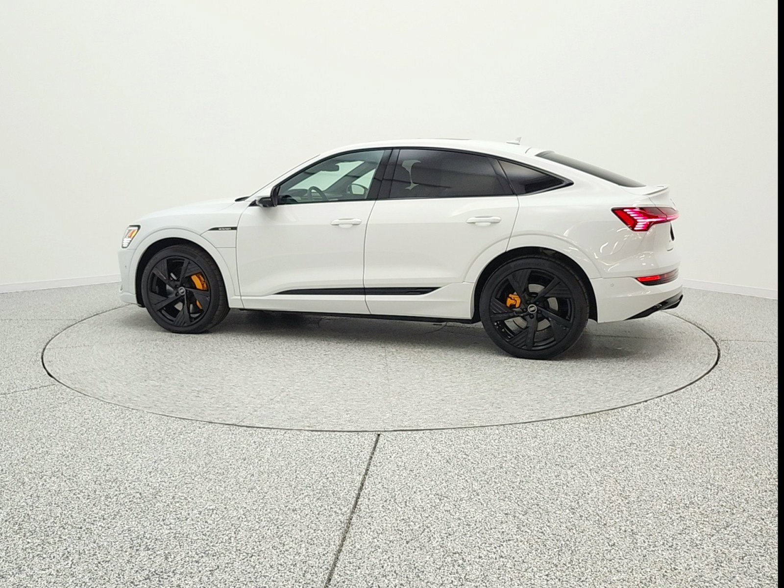 Used 2023 Audi e-tron Prestige w/ Prestige Package image 8