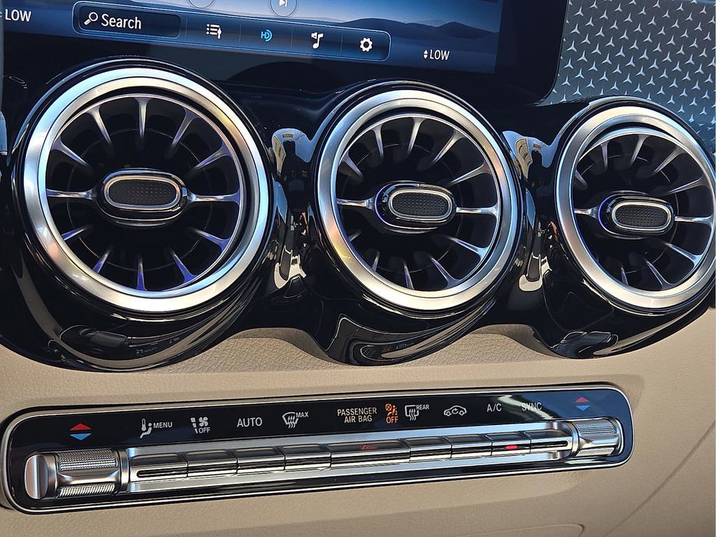 New 2026 Mercedes-Benz GLB 250 image 18