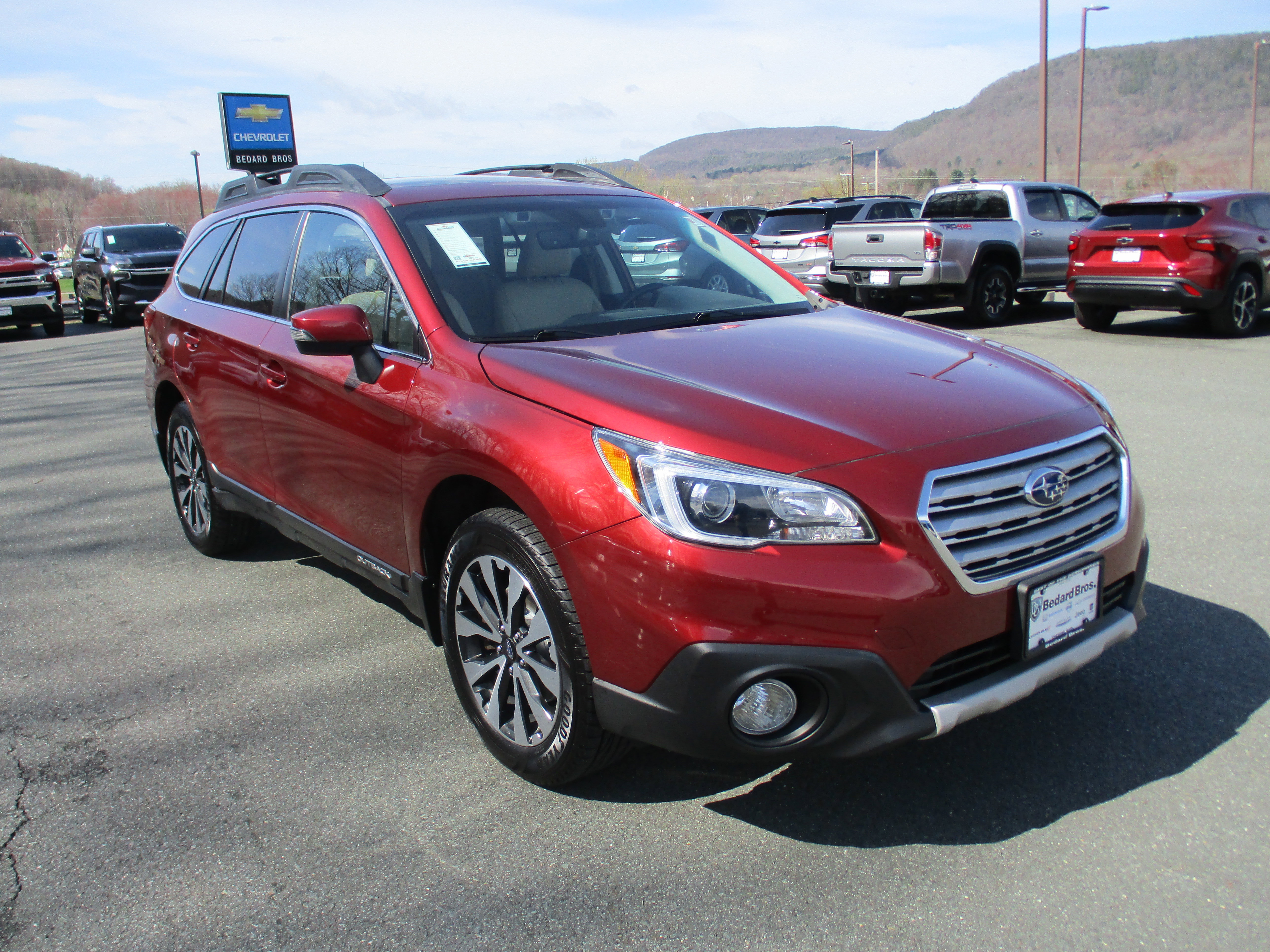 Used 2017 Subaru Outback 2.5i Limited image 3