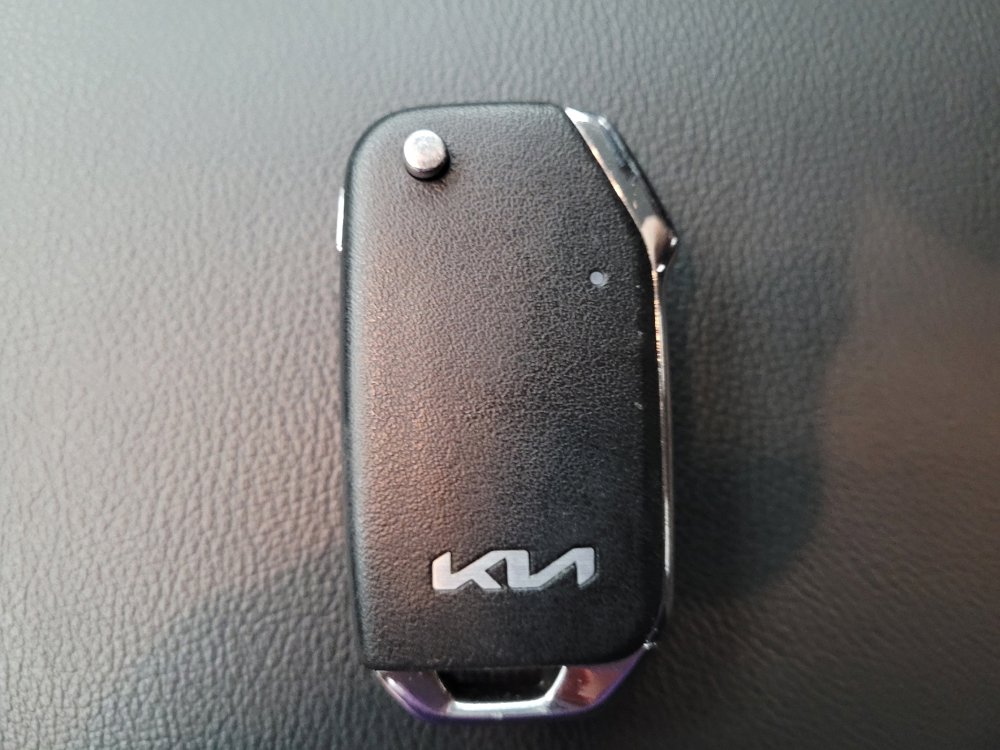 Used 2025 Kia Soul LX image 32