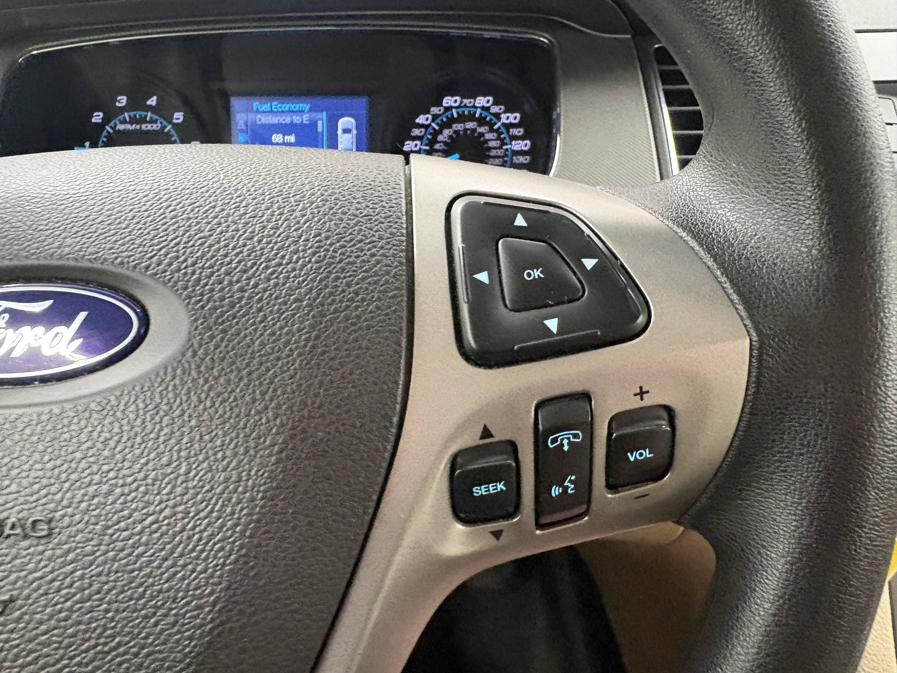 Used 2015 Ford Taurus SE FWD image 28