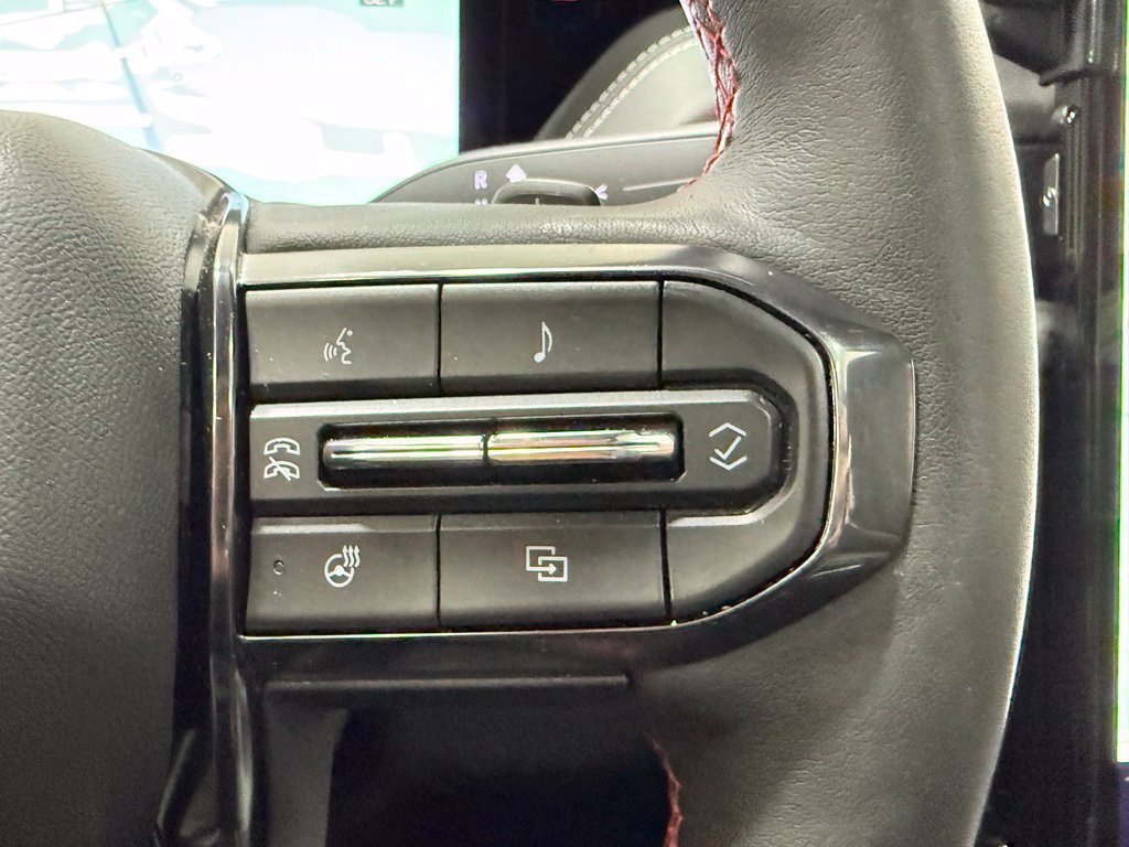 Used 2025 GMC Yukon AT4 Ultimate AWD/4WD image 29
