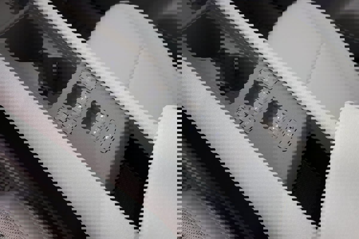 Used 2025 Hyundai Ioniq 6 Limited image 23