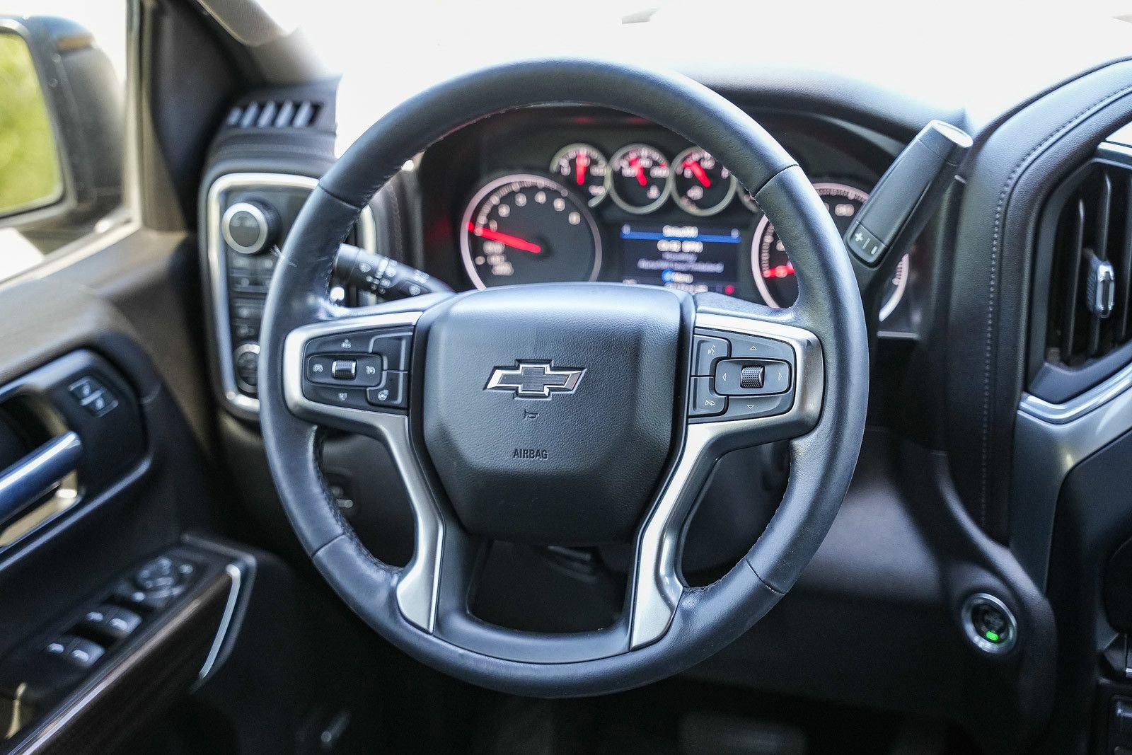 Used 2020 Chevrolet Silverado 1500 LT Trail Boss AWD/4WD image 15
