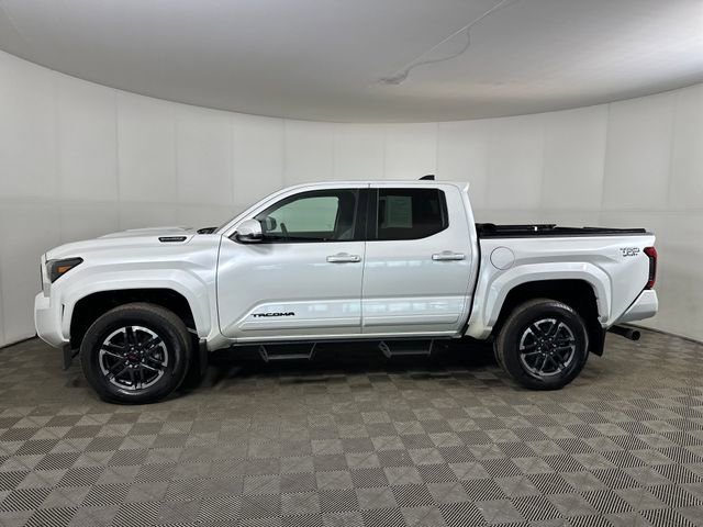 Used 2025 Toyota Tacoma TRD Sport w/ TRD Sport Upgrade Package image 6