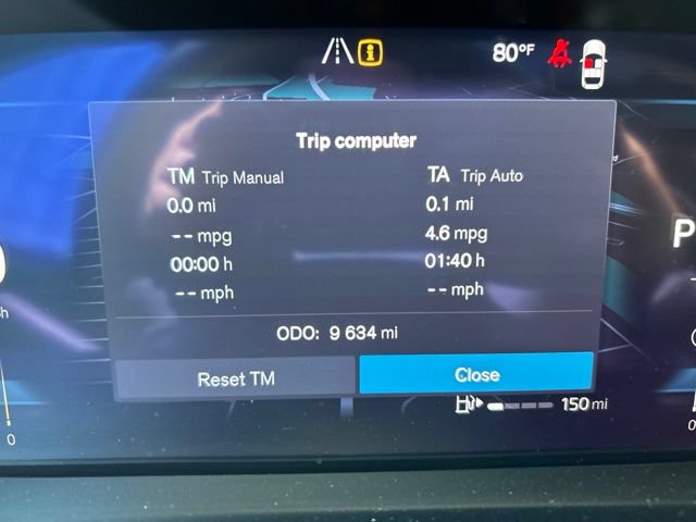 Certified 2025 Volvo XC40 B5 Plus AWD/4WD image 22