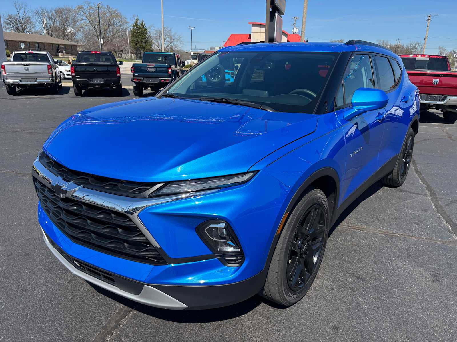 Used 2024 Chevrolet Blazer LT w/ Convenience Package FWD image 2