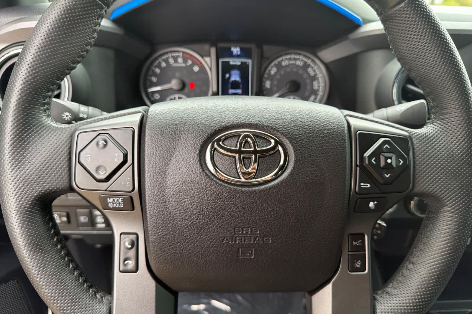 Used 2022 Toyota Tacoma TRD Off-Road AWD/4WD image 23