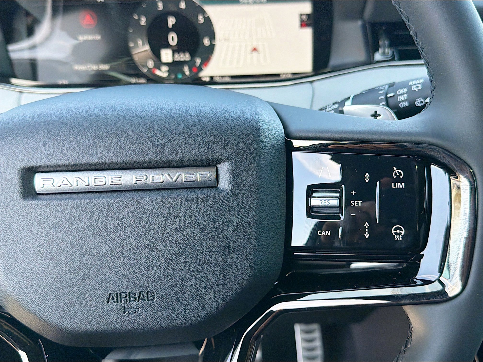 New 2026 Land Rover Range Rover Evoque Dynamic SE image 37