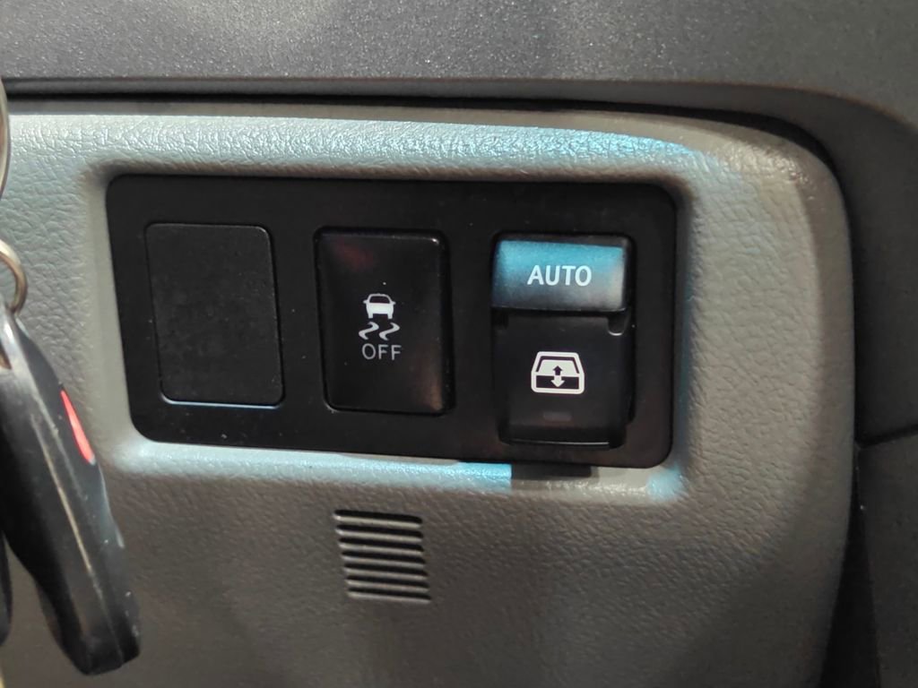 Used 2017 Toyota Sequoia Limited w/ Safety & Convenience Package AWD/4WD image 15