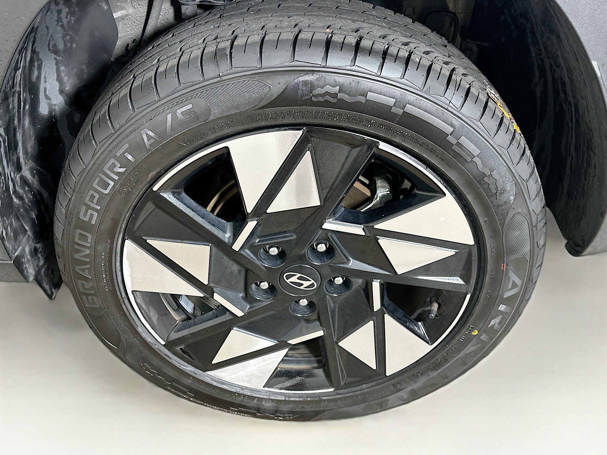 Used 2024 Hyundai Kona SEL AWD/4WD image 11