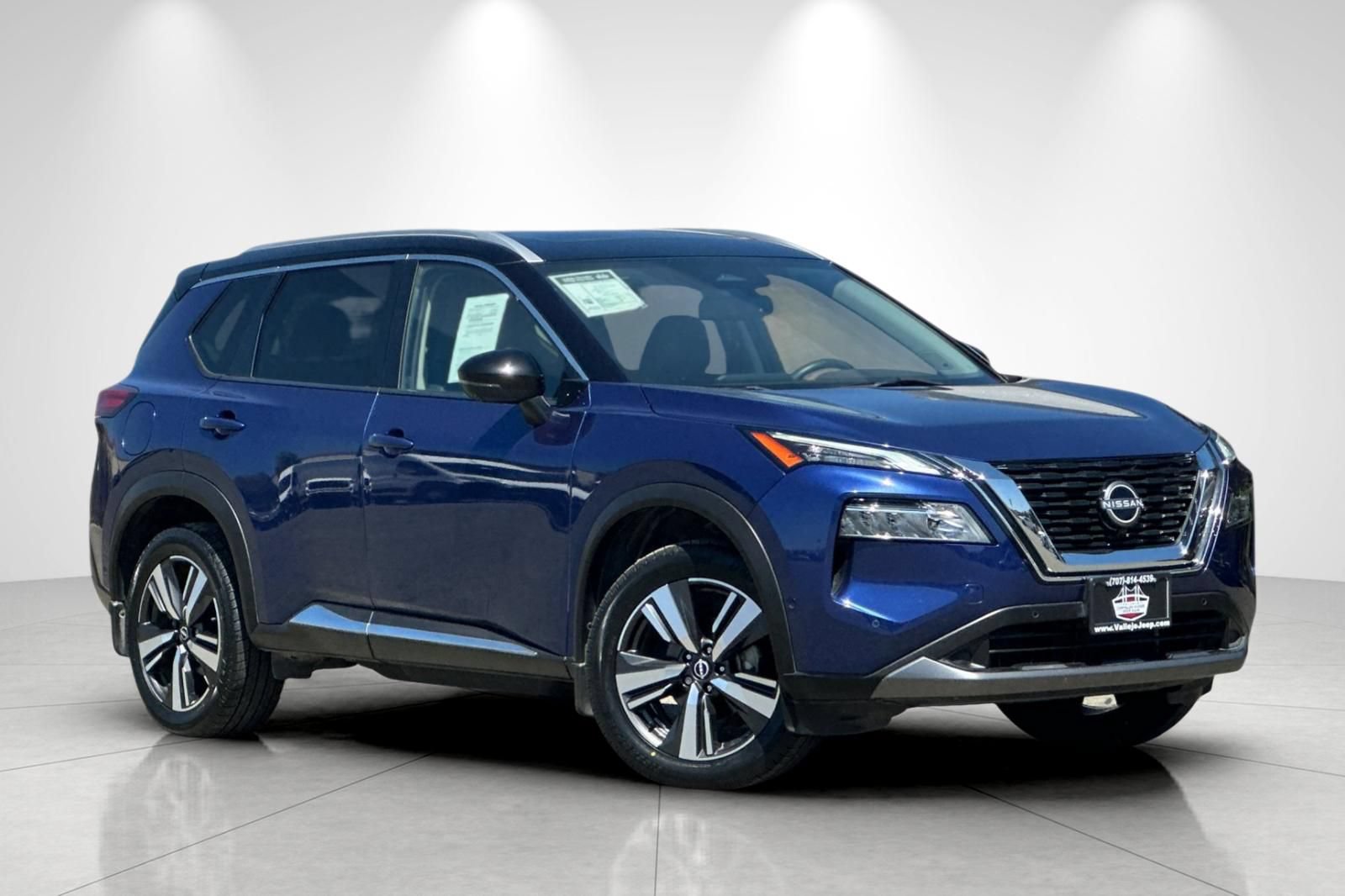 Used 2023 Nissan Rogue SL w/ SL Premium Package FWD image 2