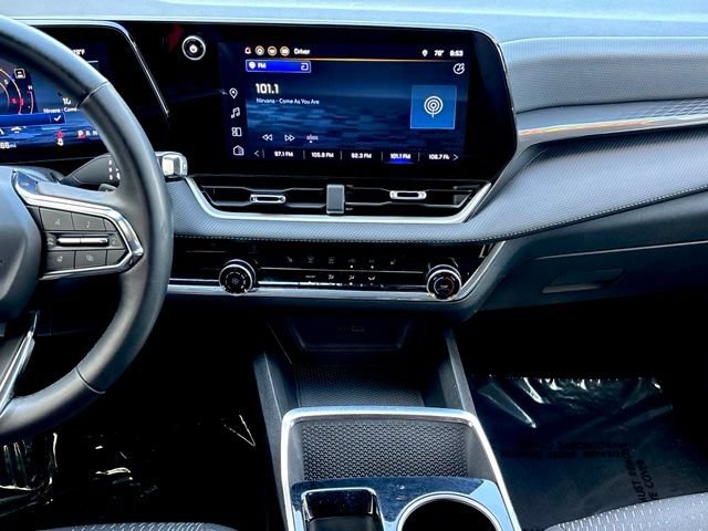 Used 2025 Chevrolet Equinox LT FWD image 18