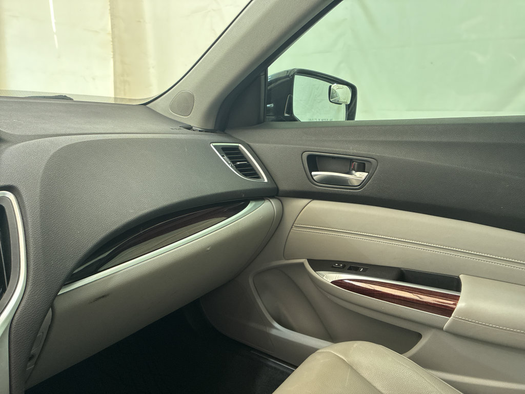 Used 2014 Chrysler Town & Country Touring w/ Driver Convenience Group FWD image 26