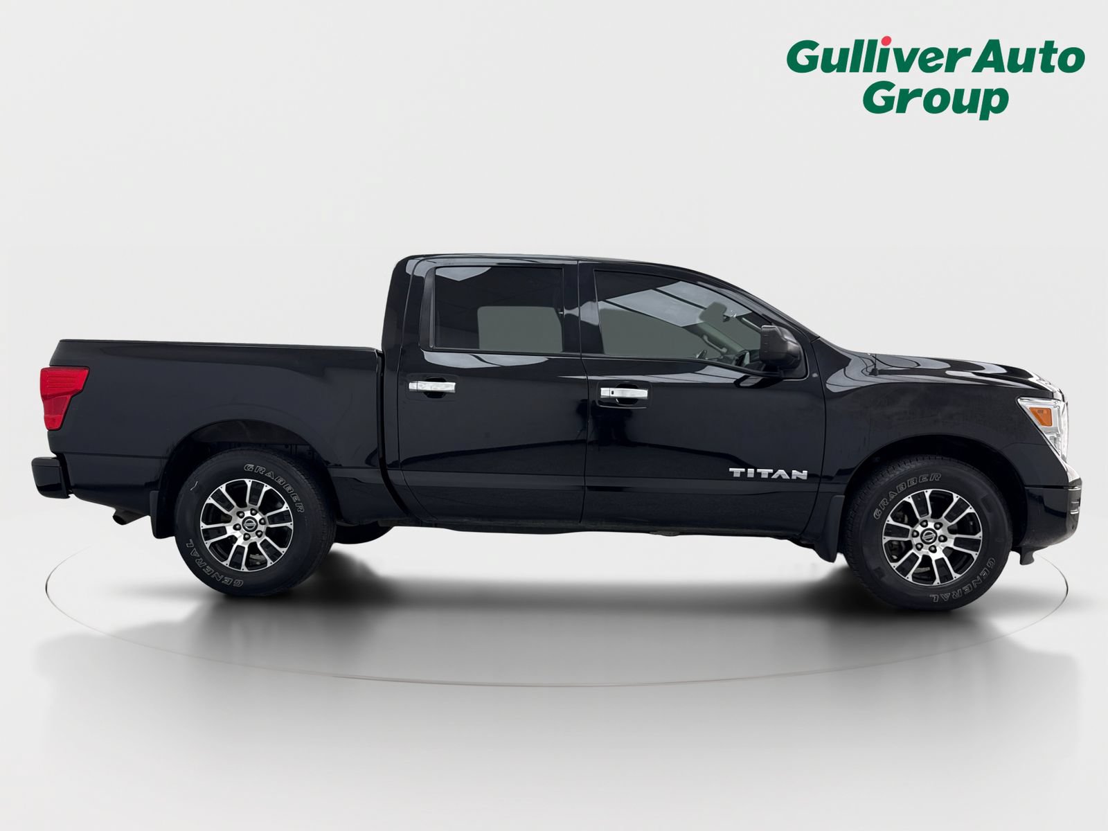 Used 2021 Nissan Titan SV w/ SV Convenience Package RWD image 10