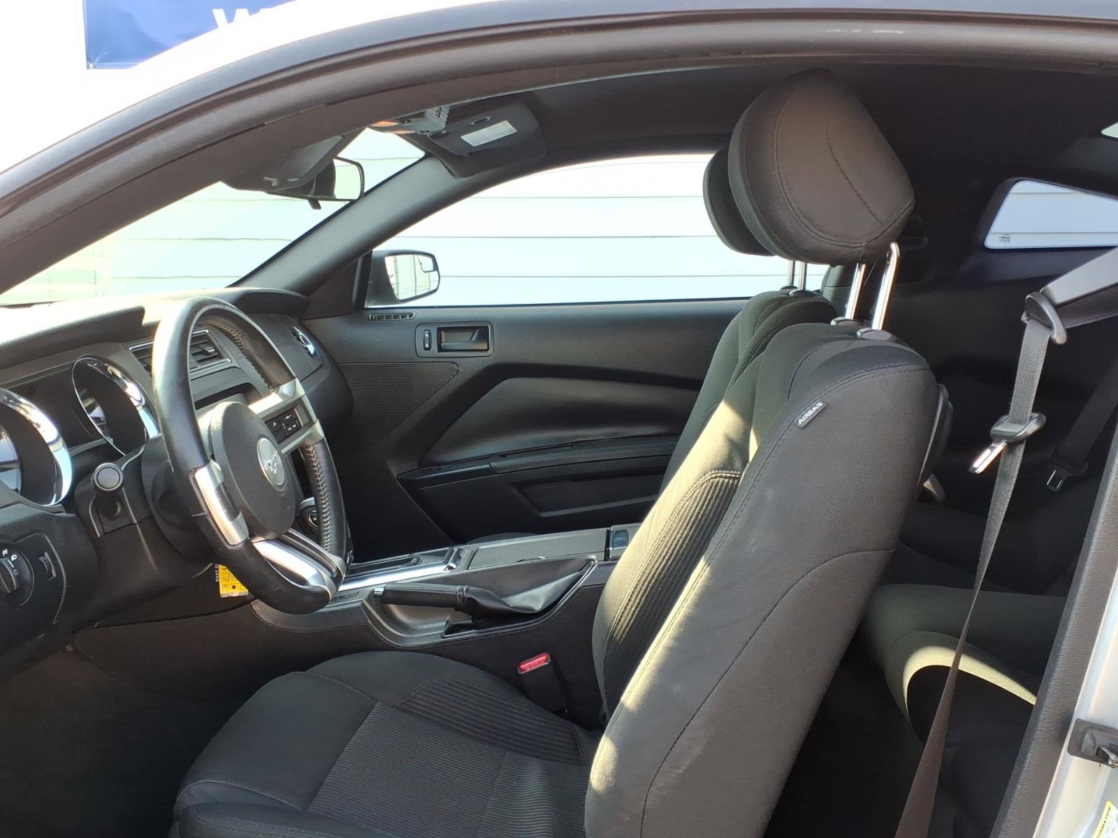 Used 2014 Ford Mustang Coupe image 5