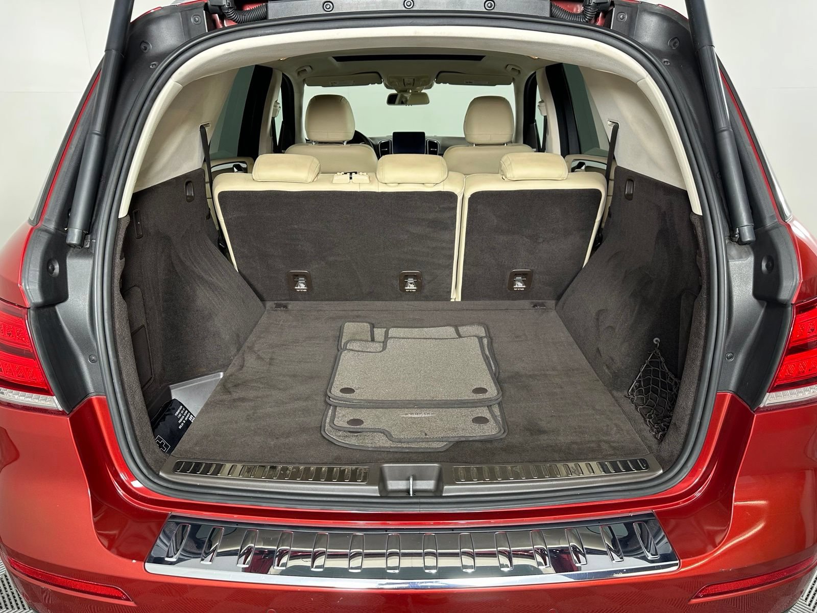 Used 2018 Mercedes-Benz GLE 350 w/ Premium 1 Package image 26