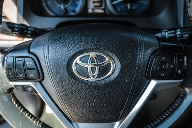 Used 2016 Toyota Sienna Limited Premium AWD/4WD image 24