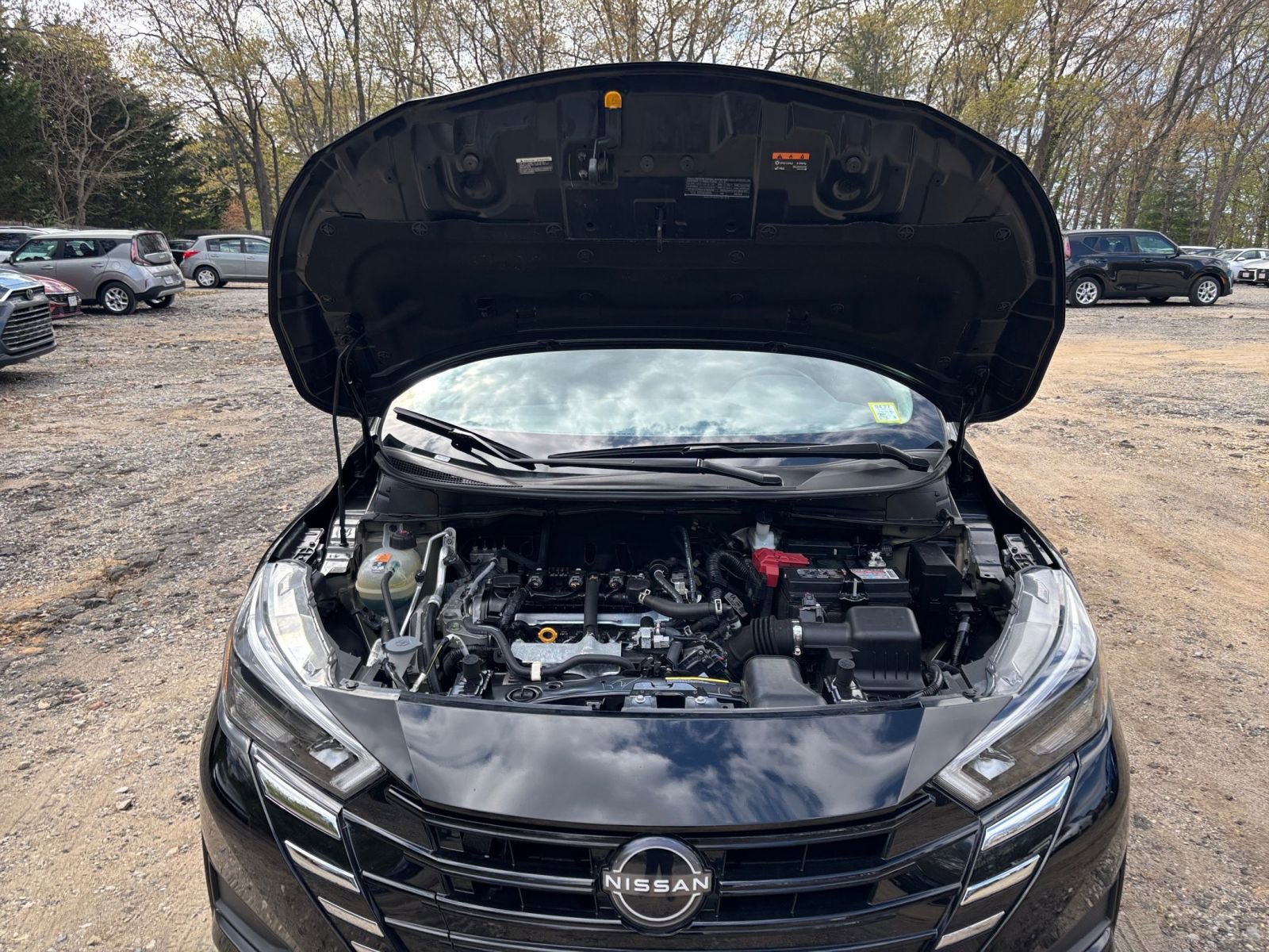 Used 2025 Nissan Versa SV FWD image 33