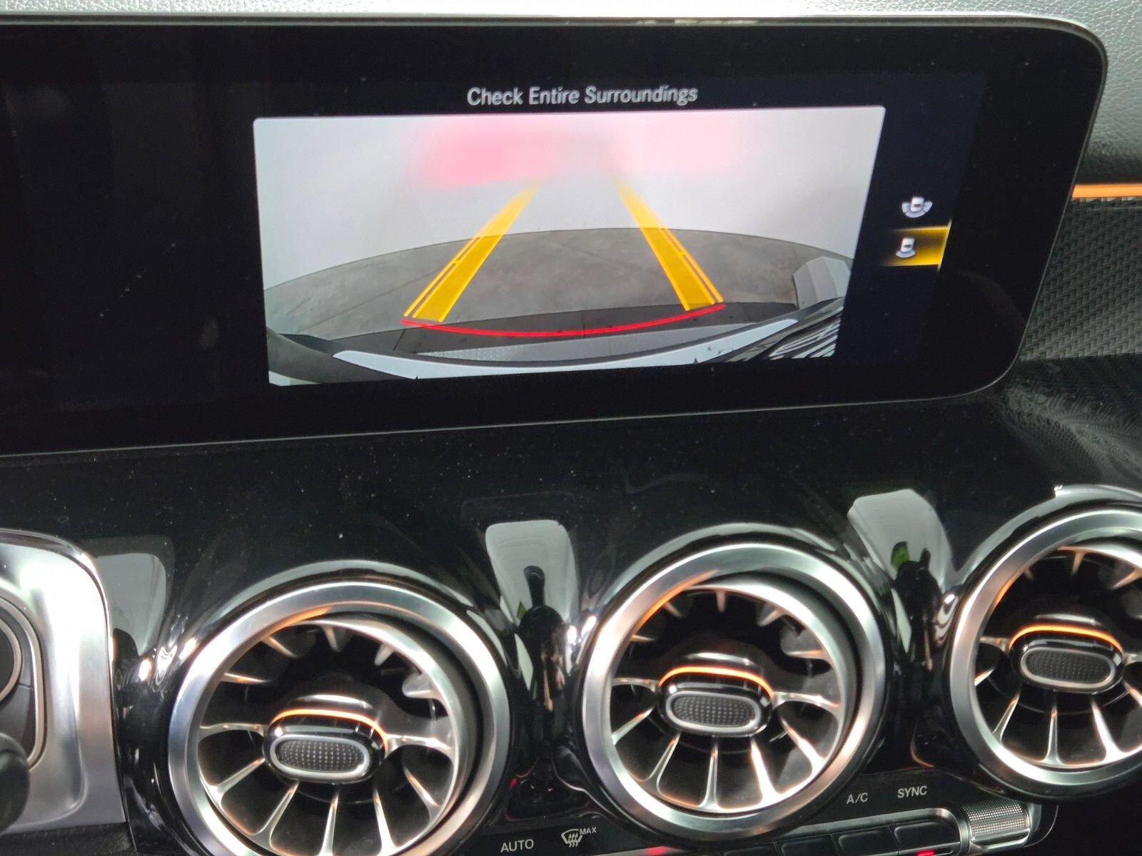Used 2023 Mercedes-Benz GLB 250 image 26