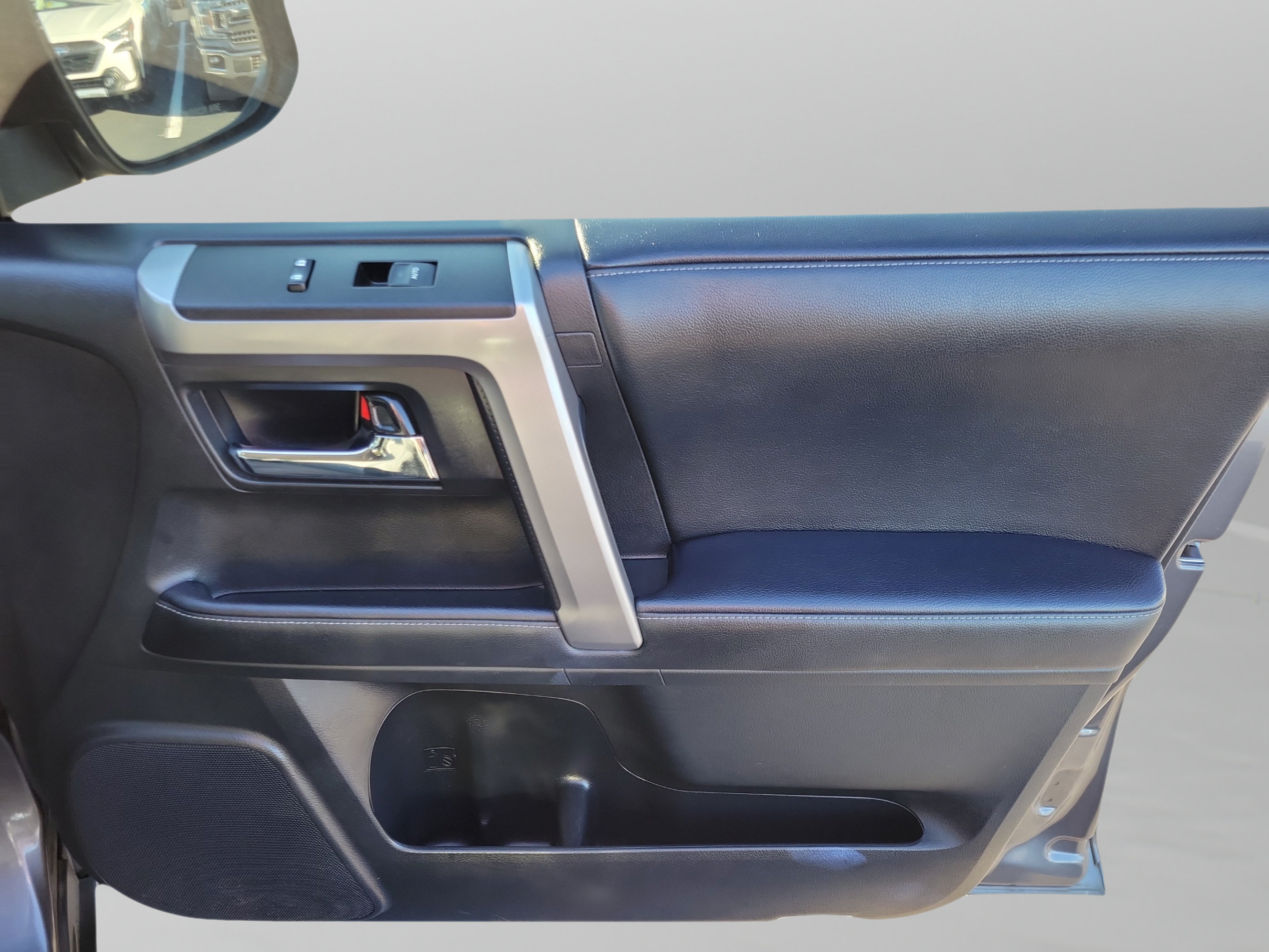 Used 2021 Toyota 4Runner SR5 Premium w/ Moonroof Package AWD/4WD image 22