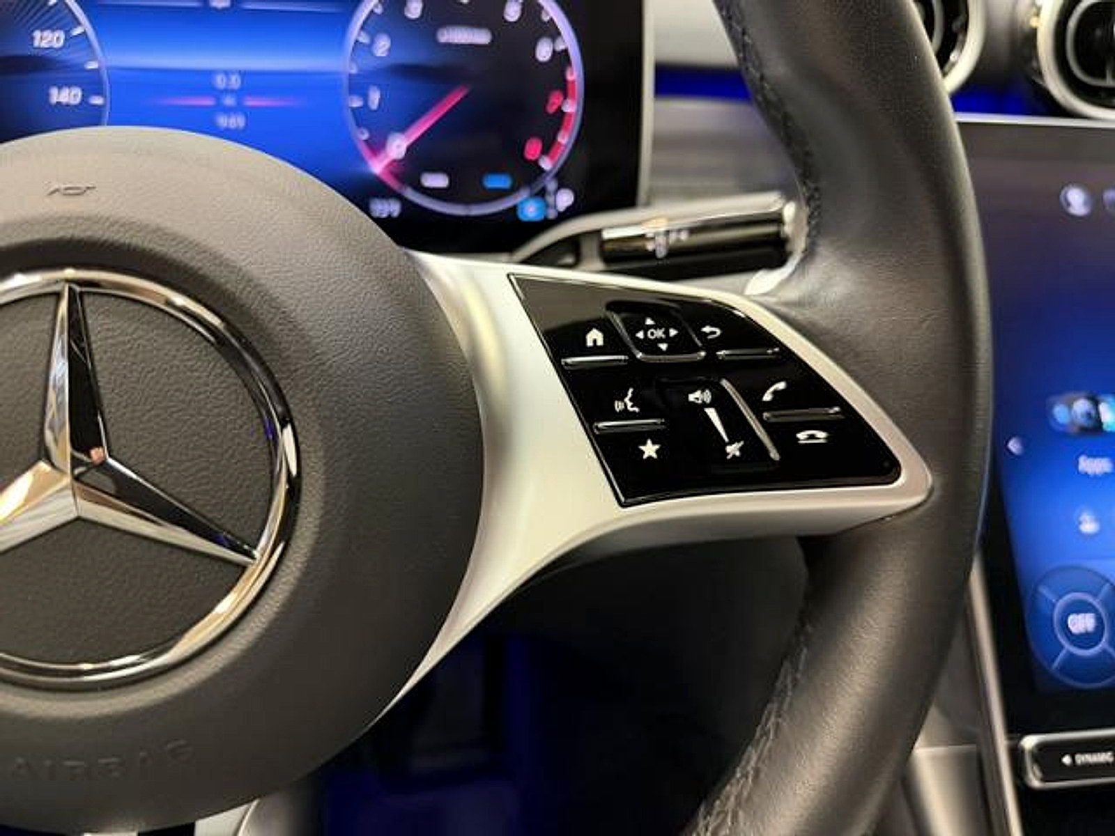 Used 2024 Mercedes-Benz C 300 Sedan image 17