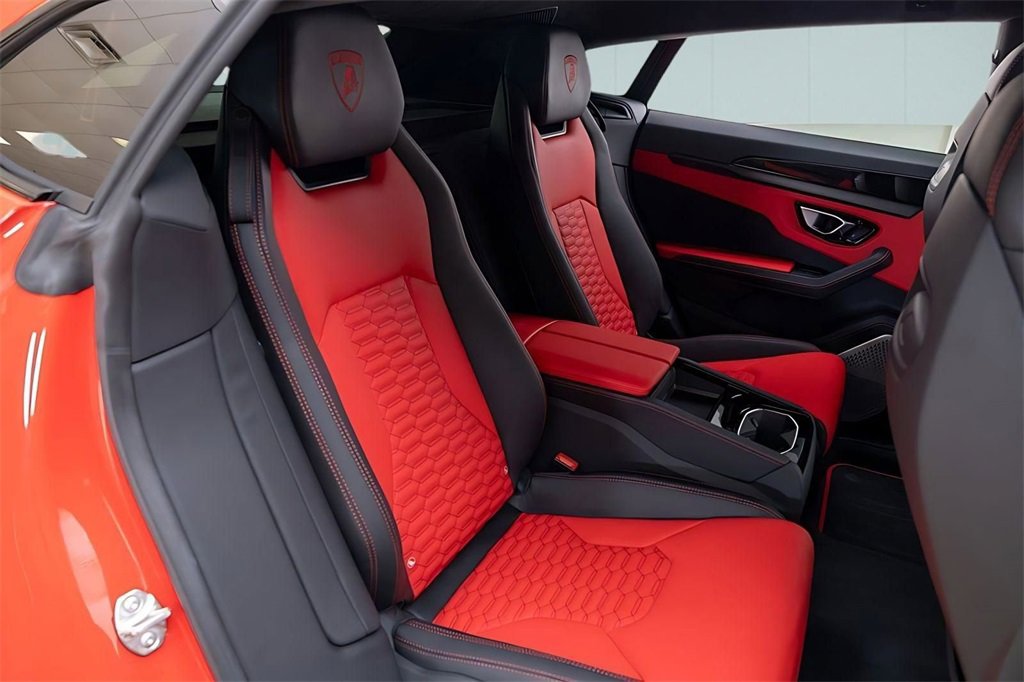 Used 2022 Lamborghini Urus image 37