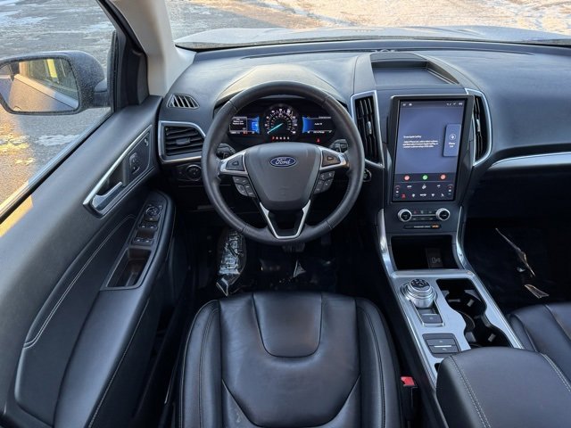 Certified 2022 Ford Edge Titanium w/ Class II Trailer Tow Package image 5
