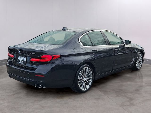 Used 2022 BMW 530i xDrive w/ Premium Package image 4