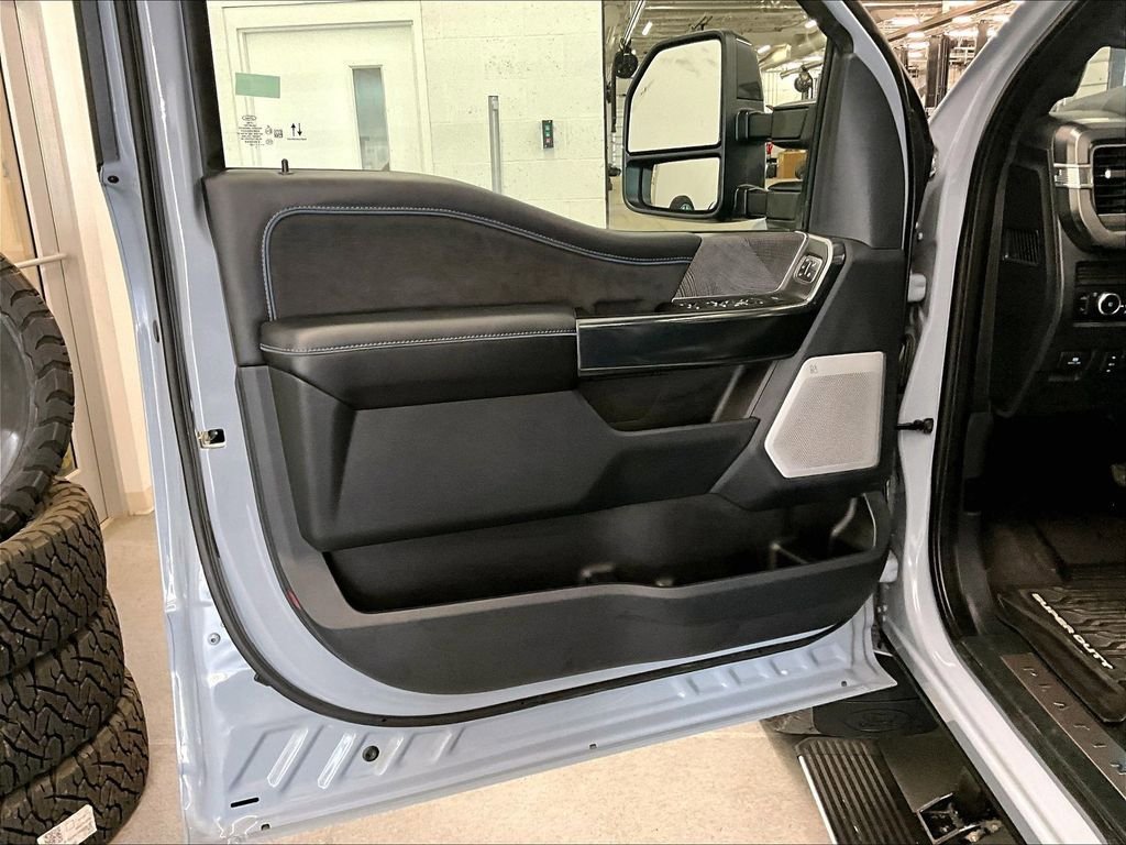 Used 2025 Ford F350 Platinum w/ FX4 Off-Road Package AWD/4WD image 9
